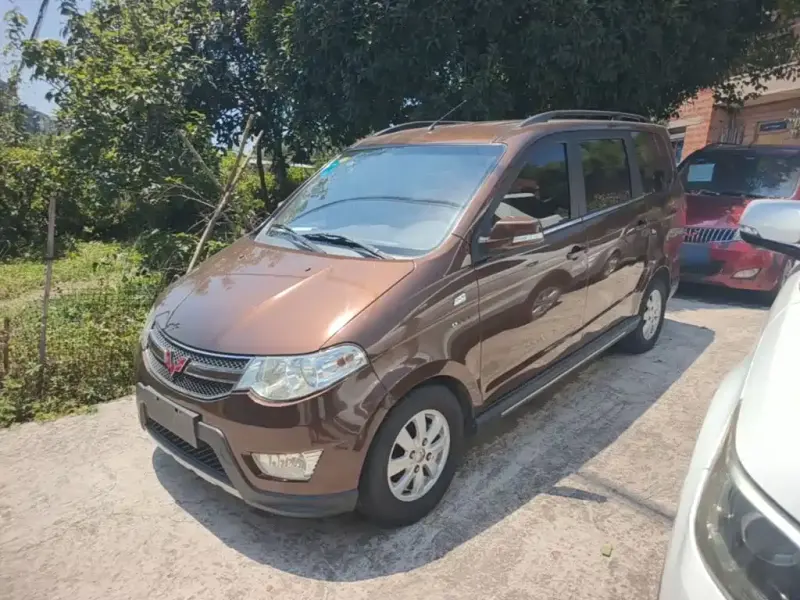Wuling Hongguang, 2015