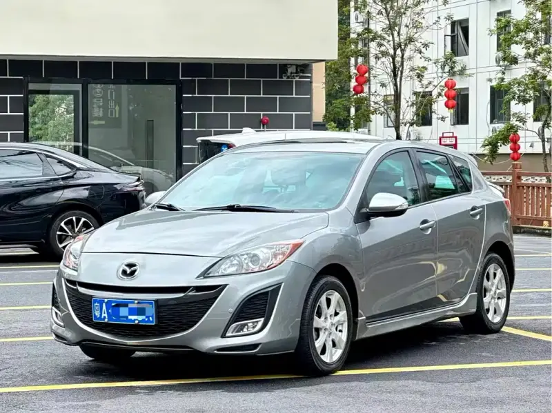 Mazda 3 Xingcheng, 2013