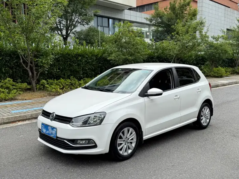 Volkswagen Polo, 2014 — фото 1
