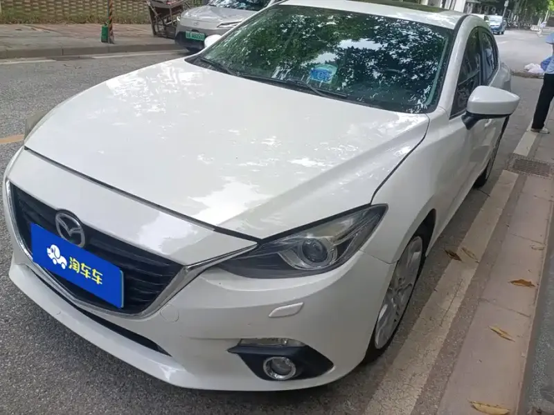 Mazda 3 Axela, 2015