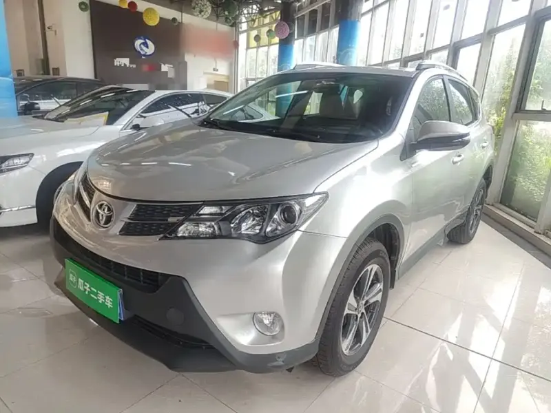 Toyota RAV4, 2015 — фото 1