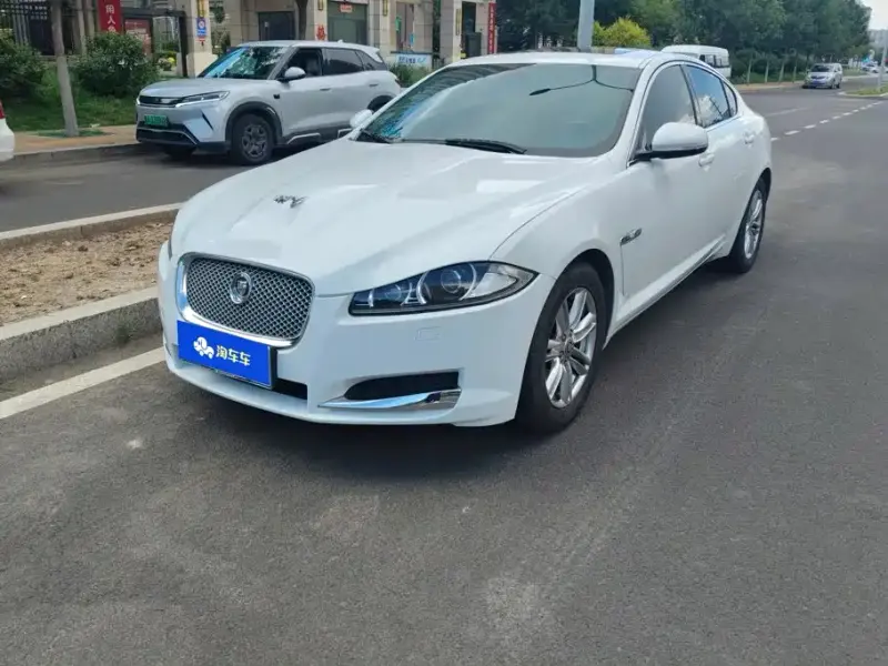 Jaguar XF, 2013
