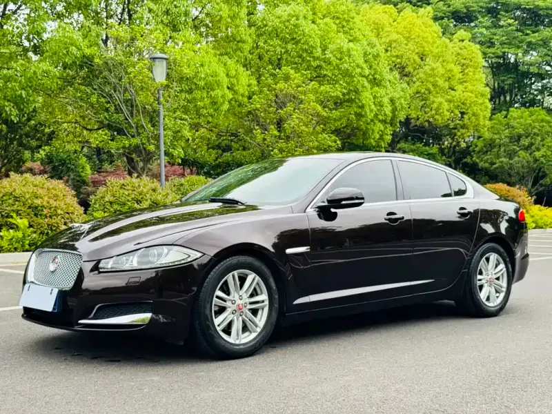 Jaguar XF, 2013