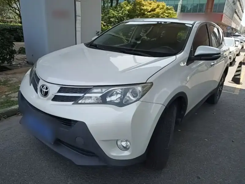 Toyota RAV4, 2015 — фото 1