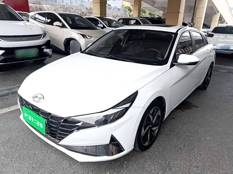 Hyundai Elantra, 2022