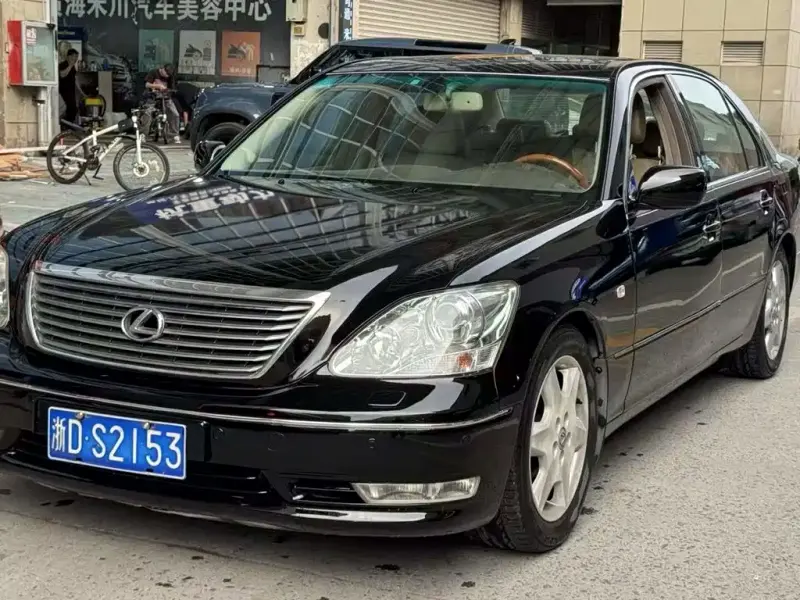 Lexus LS, 2004