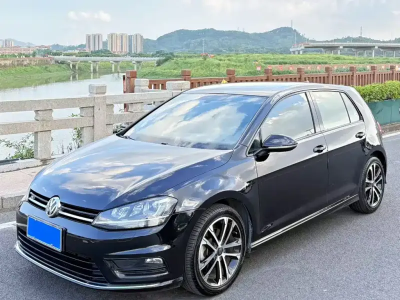 Volkswagen Golf, 2017 — фото 1