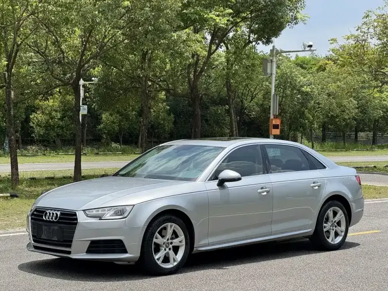 Audi A4L, 2016 — фото 1