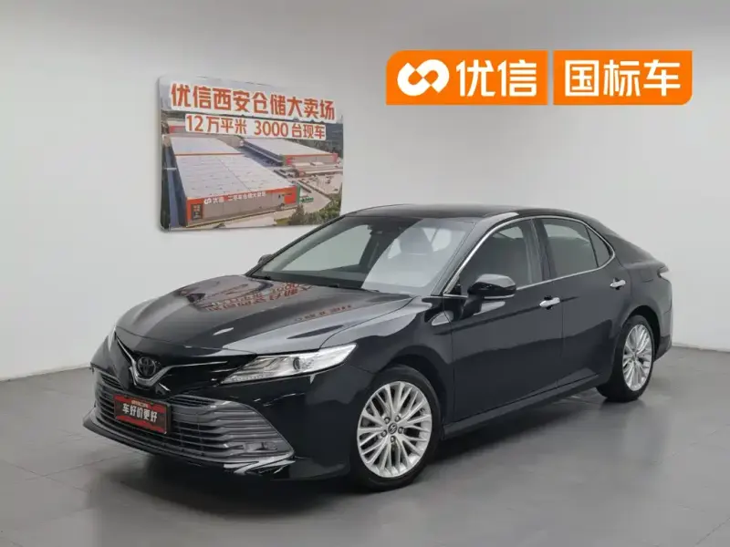 Toyota Camry, 2020 — фото 1