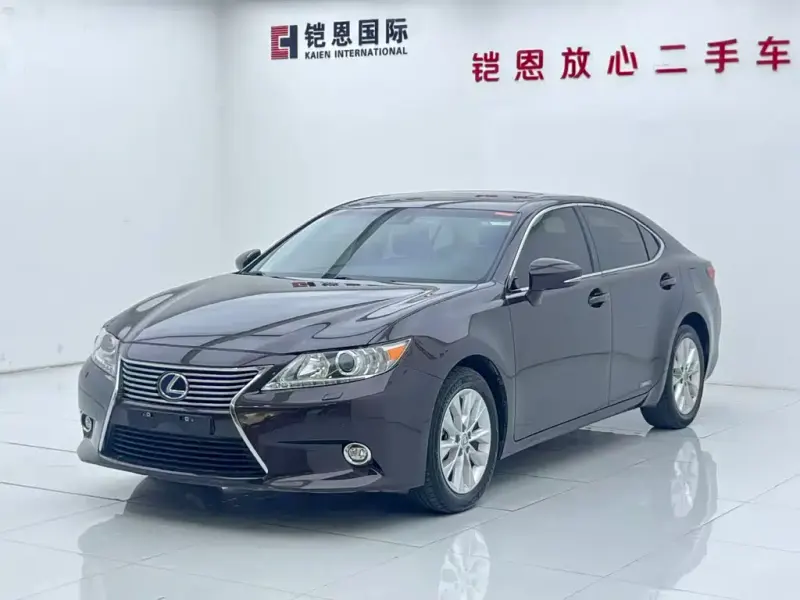Lexus ES, 2014