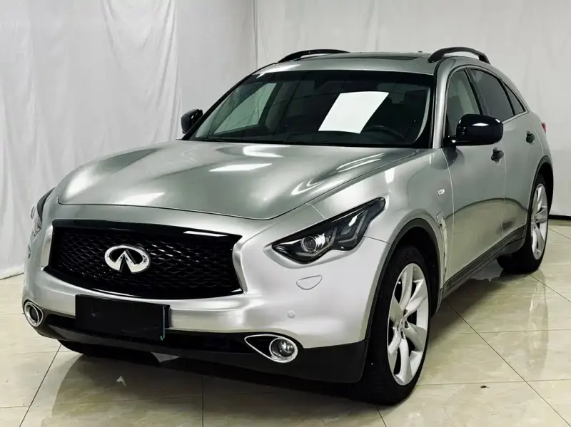 Infiniti QX70, 2015