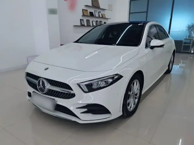 Mercedes-Benz A-Class, 2020 — фото 1