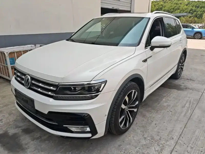 Volkswagen Tiguan L, 2020 — фото 1
