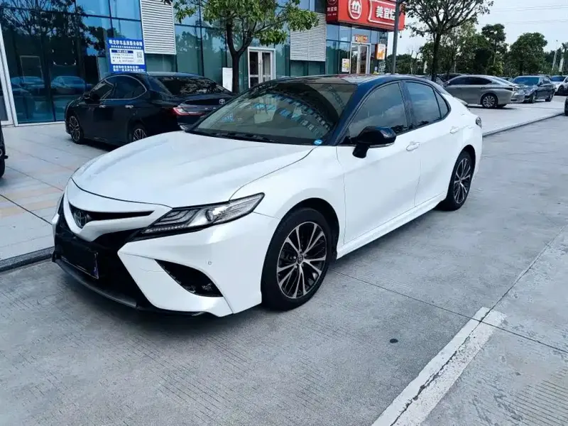 Toyota Camry, 2019 — фото 1