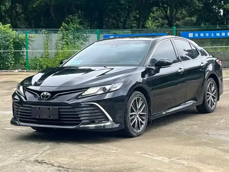 Toyota Camry, 2023 — фото 1