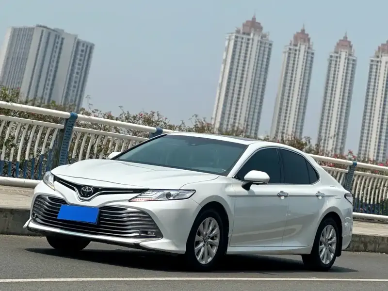 Toyota Camry, 2021 — фото 1