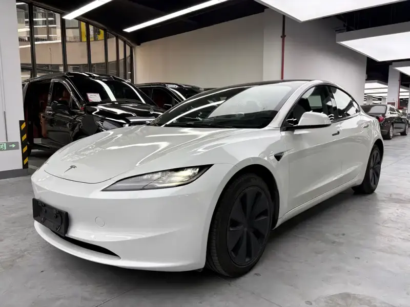 Tesla Model 3, 2024