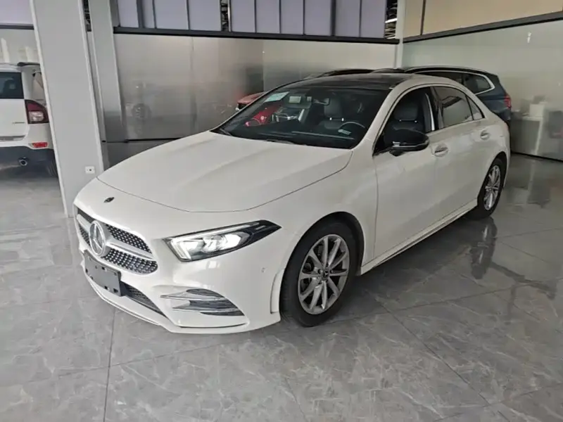 Mercedes-Benz A-Class, 2020 — фото 1