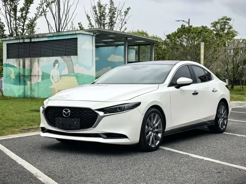 Mazda 3 Axela, 2022