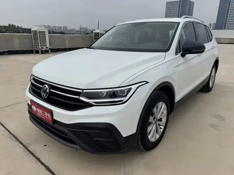 Volkswagen Tiguan L, 2024 — фото 1