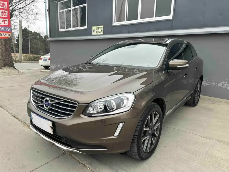 Volvo XC60 T5 AWD Upgraded Edition, 2017 — фото 1