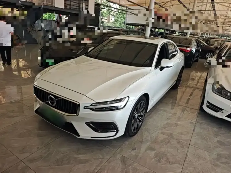 Volvo S60, 2022