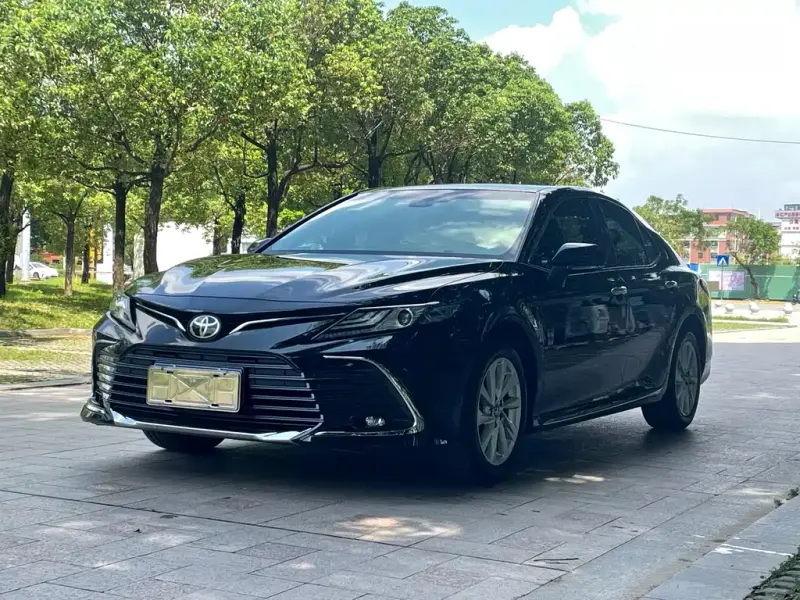 Toyota Camry, 2023 — фото 1