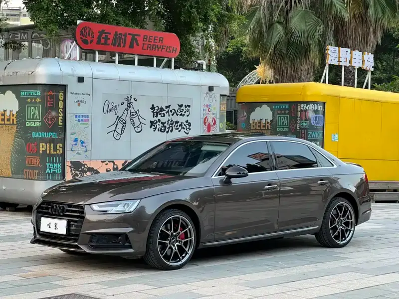 Audi A4L, 2018 — фото 1