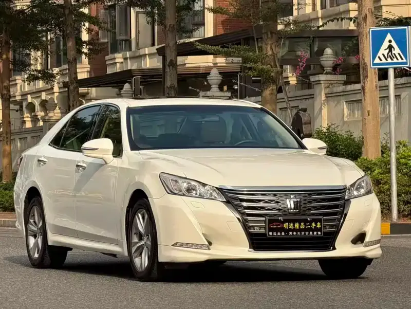 Toyota Crown, 2017