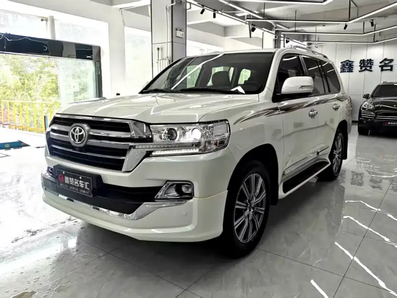 Toyota Land Cruiser, 2019 — фото 1