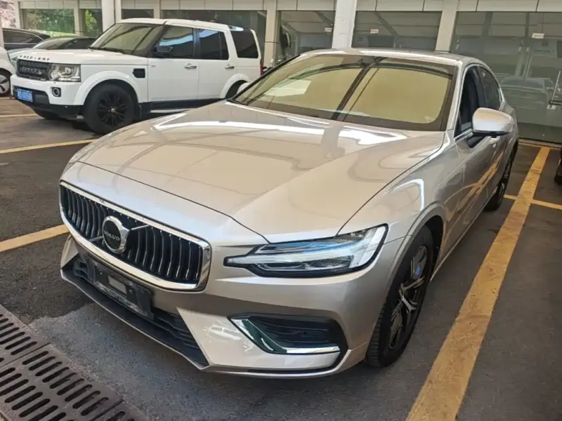 Volvo S60, 2023