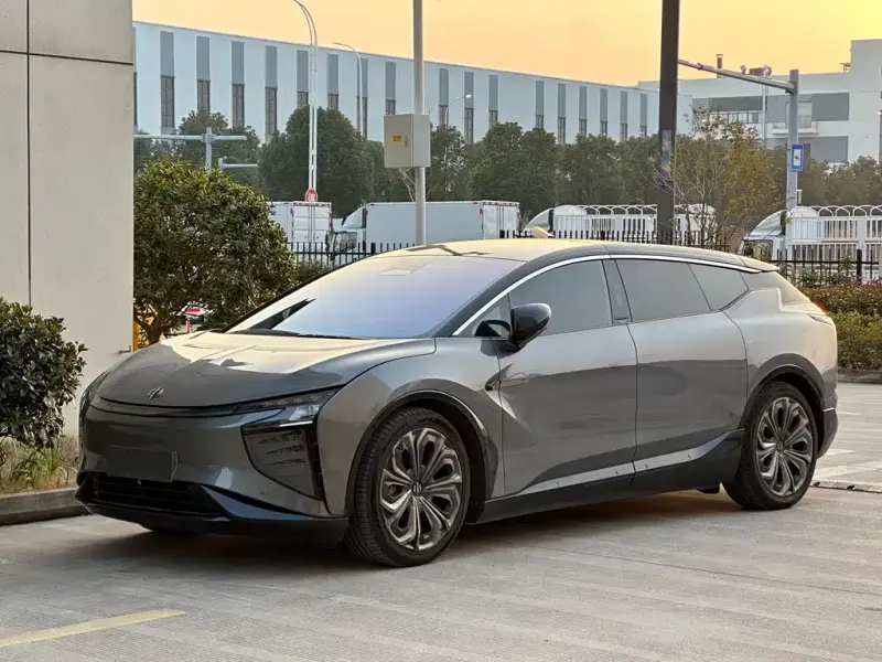 HiPhi X, 2022