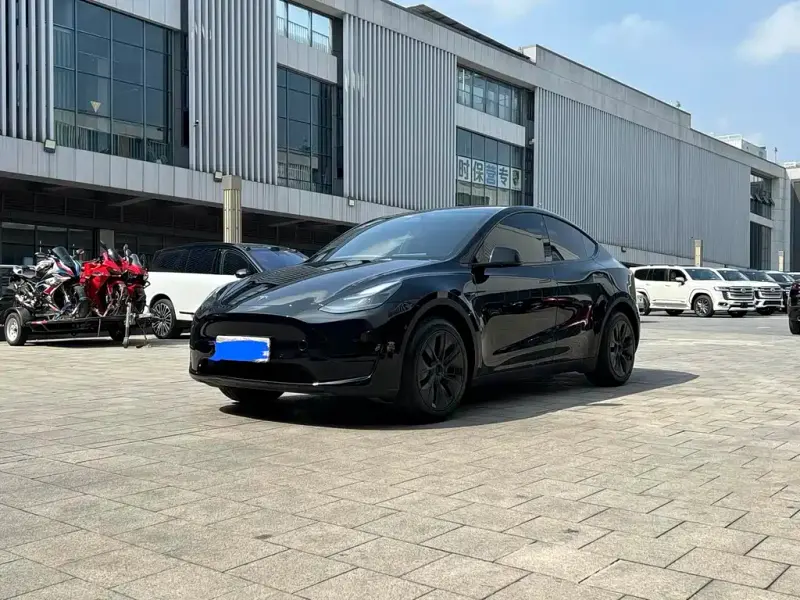 Tesla Model Y, 2023