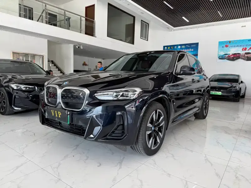 BMW iX3, 2023
