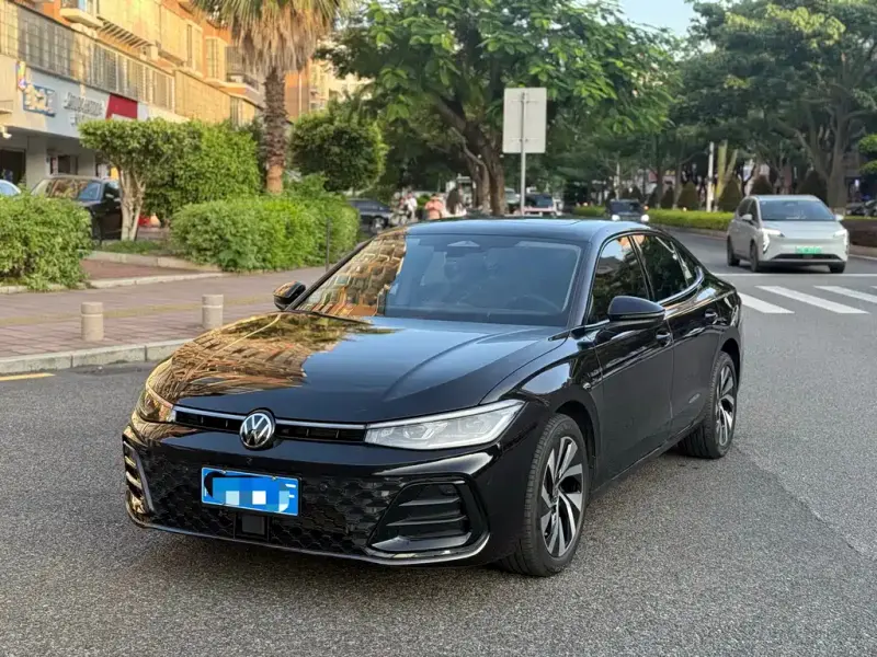 Volkswagen Passat, 2025