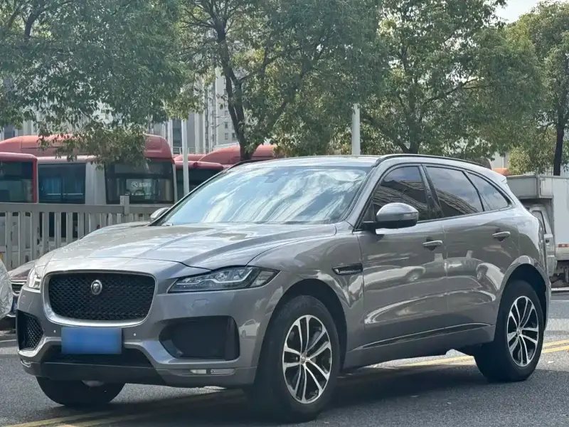 Jaguar F-PACE, 2021