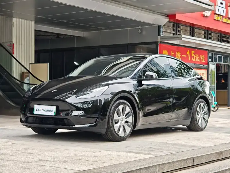 Tesla Model Y, 2022