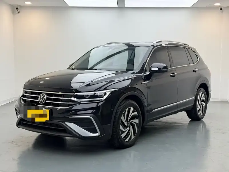 Volkswagen Tiguan L, 2024 — фото 1