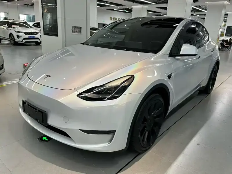 Tesla Model Y, 2022