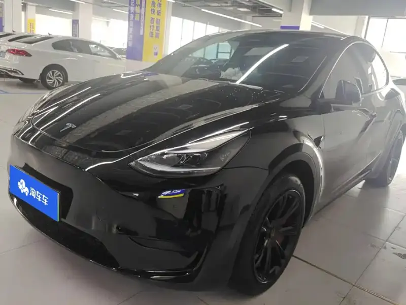 Tesla Model Y, 2023
