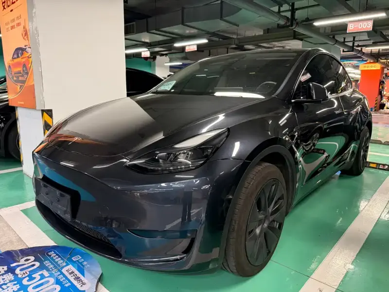 Tesla Model Y, 2024