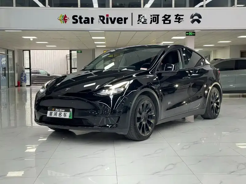 Tesla Model Y, 2022