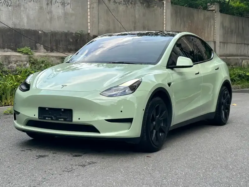 Tesla Model Y, 2022