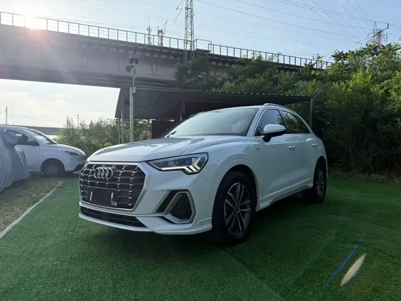 Audi Q3, 2022
