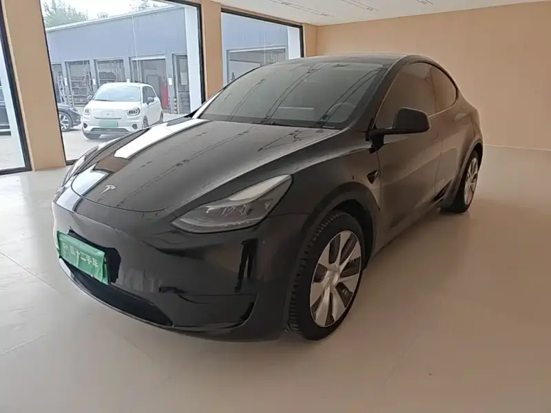 Tesla Model Y, 2022