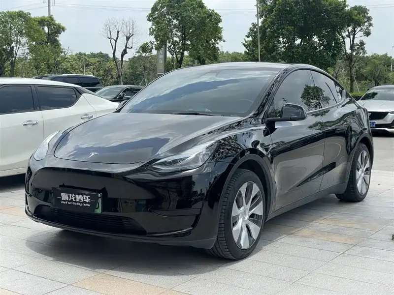 Tesla Model Y, 2023