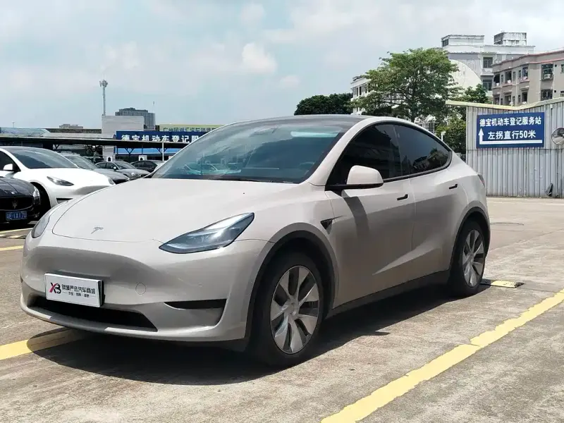 Tesla Model Y, 2023