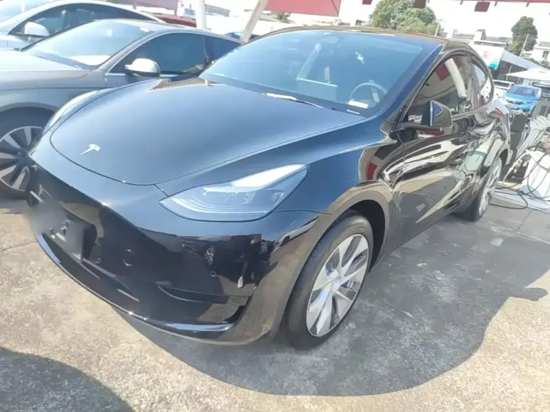 Tesla Model Y, 2023