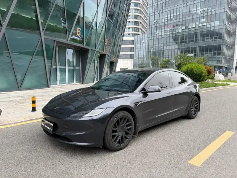 Tesla Model 3, 2025