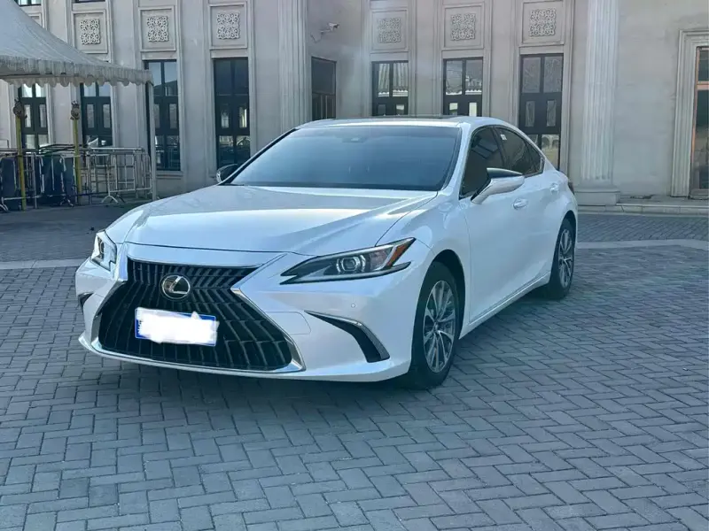 Lexus ES, 2024